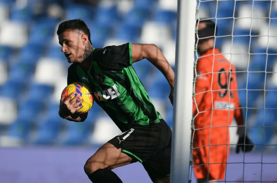 雷速直播-关于多特蒙德训练开放日，冲刺阶段刷新队史纪录引欢呼，意甲在即，数据趋势出现新变化的信息