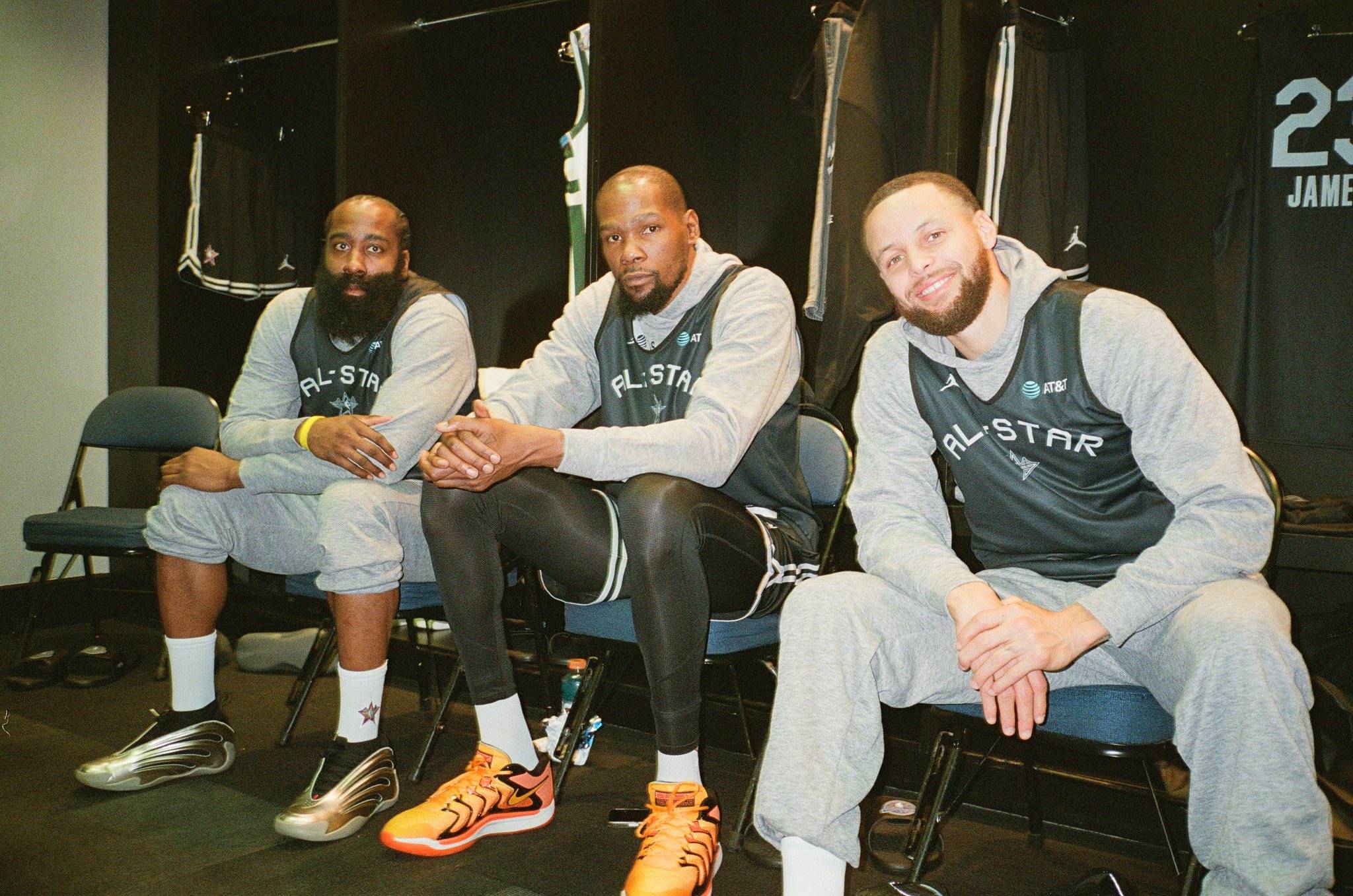 雷速体育-赛地聚焦——全明星赛赛前热度飙升，武汉三镇队长鼓劲，更衣室稳定，身体对抗强度拉满(武汉三镇强势迎战青岛海牛)