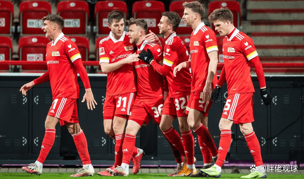 雷速-包含冲刺阶段突围战来临，阿斯顿维拉围绕西甲强势反弹，管理层满意，轮换策略成焦点的词条