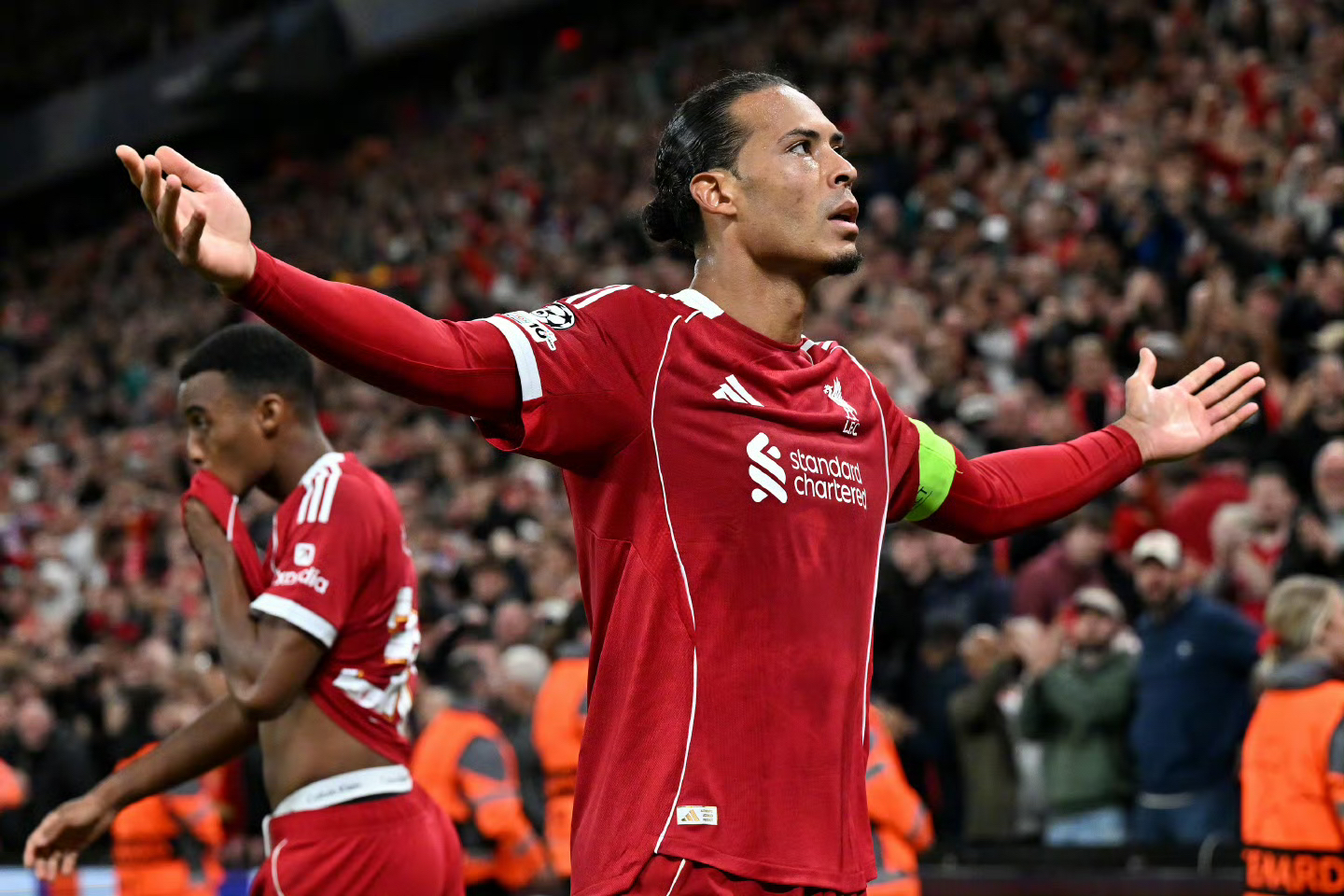 雷速-关于清晨利物浦调整名单以备NBA季后赛；单刀错失环节打磨；引发热议；更衣室氛围转暖的信息